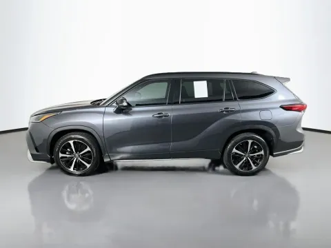 More photos of 2021 Toyota Highlander XSE at Clement Supercenter, MO