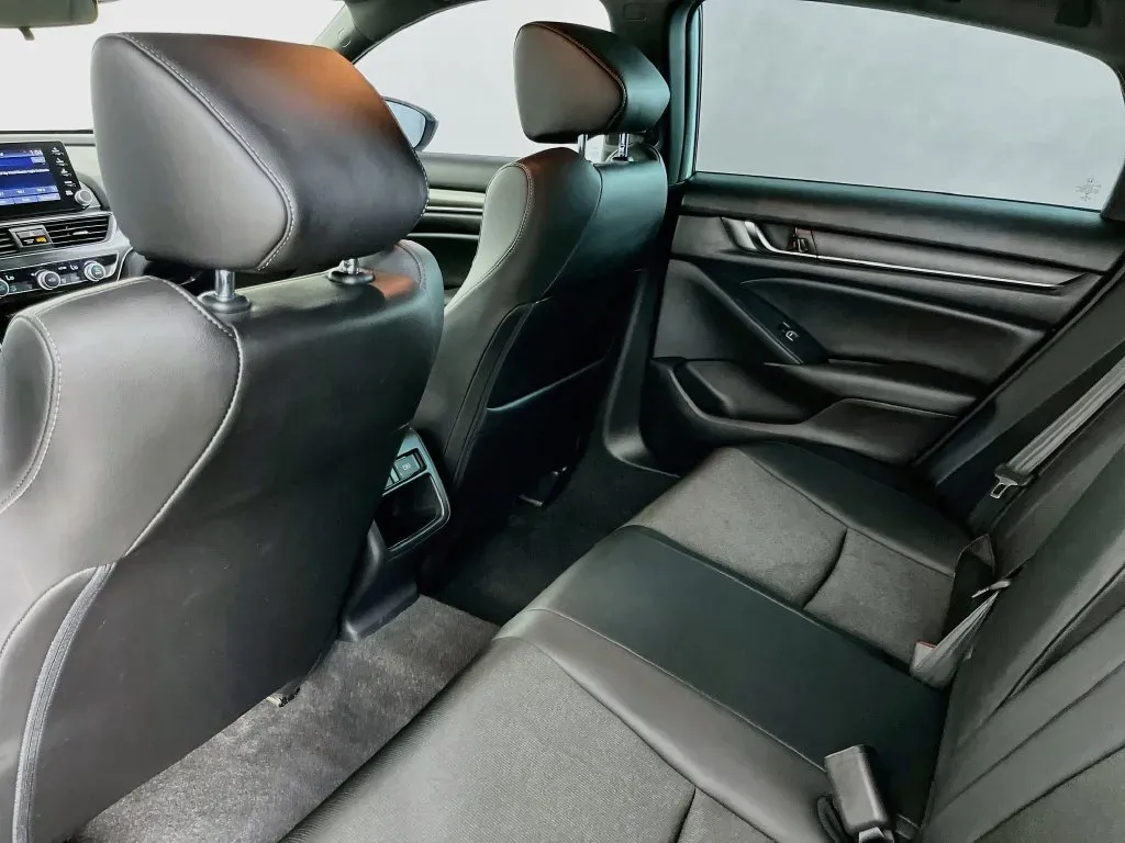 Honda Accord photo 29