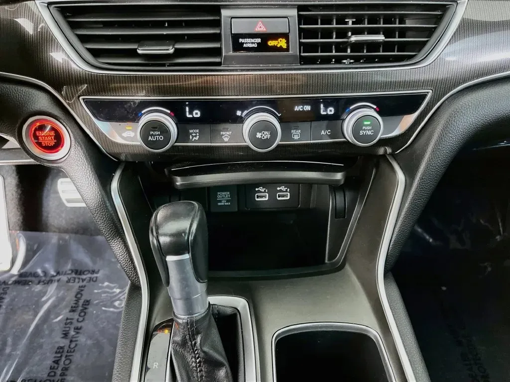 Honda Accord photo 20