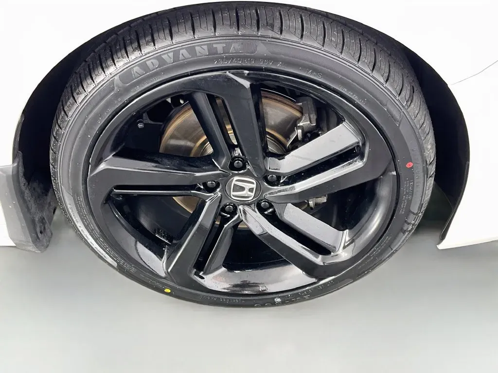 Honda Accord photo 35