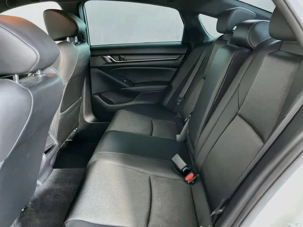 Honda Accord photo 28