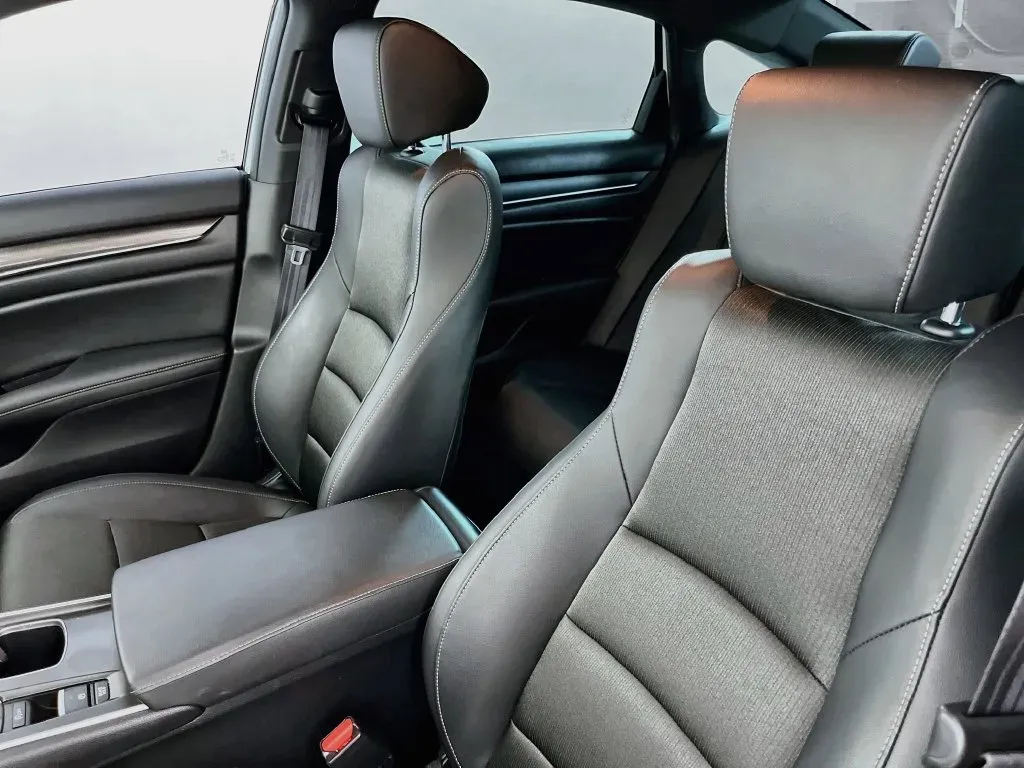 Honda Accord photo 26