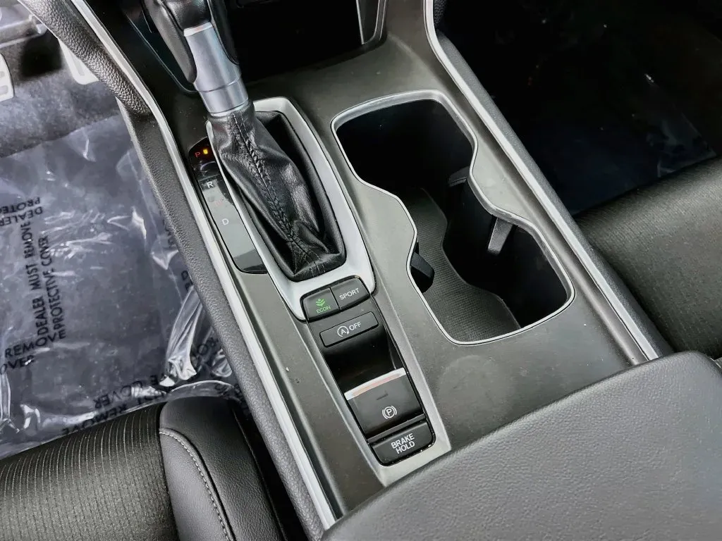 Honda Accord photo 21