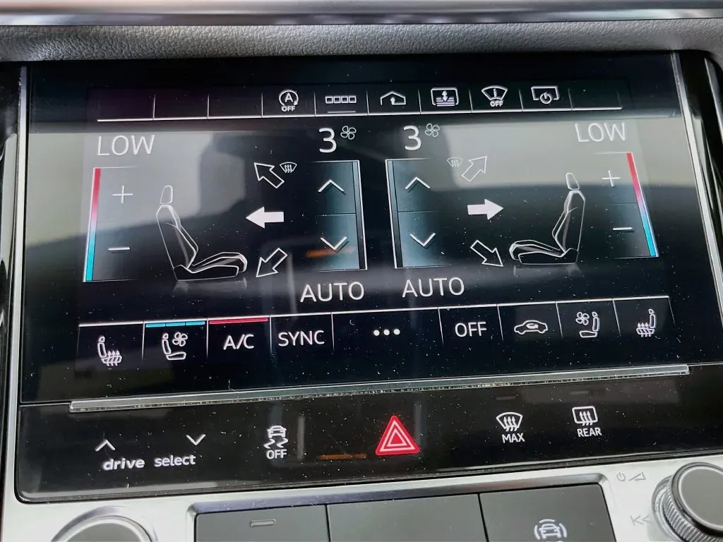 Audi A8 photo 21