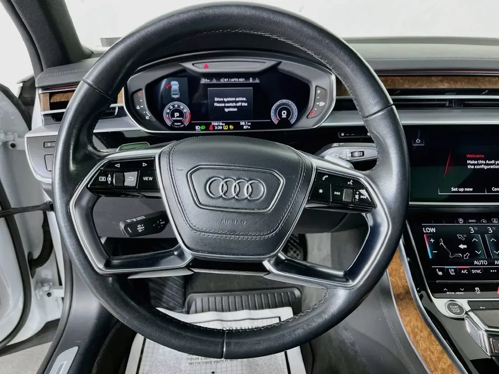 Audi A8 photo 13
