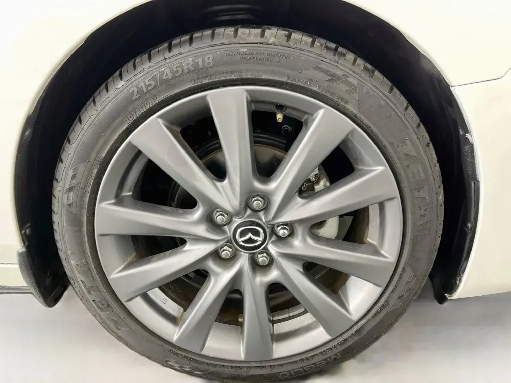Mazda Mazda3 photo 37