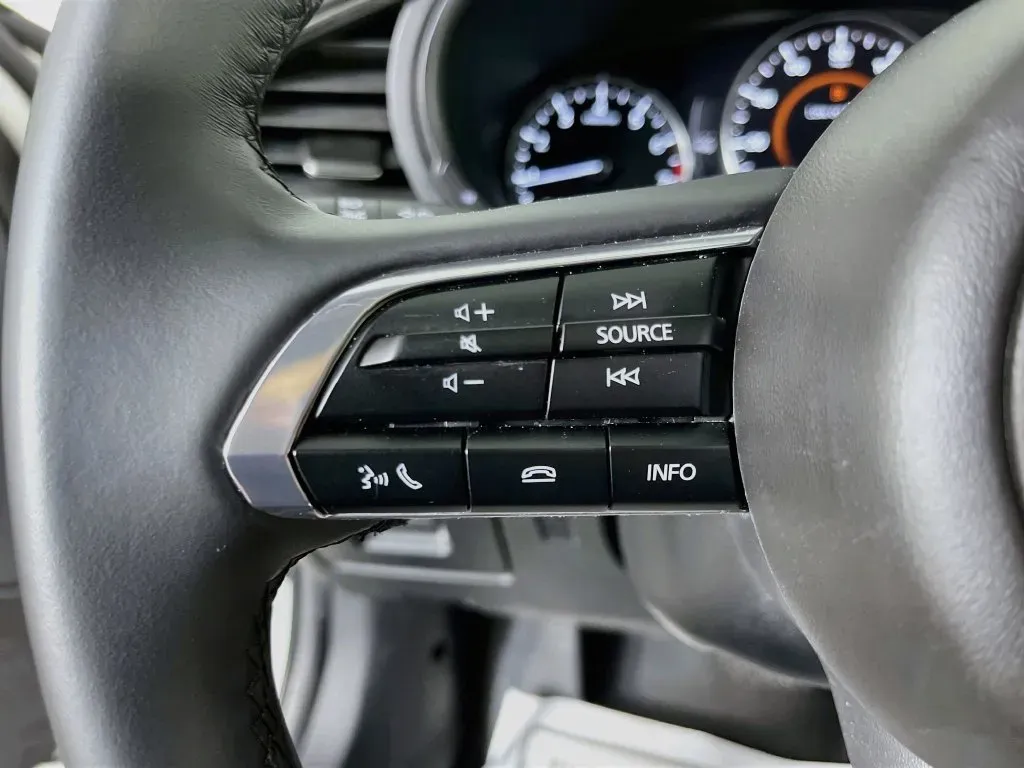 Mazda Mazda3 photo 14