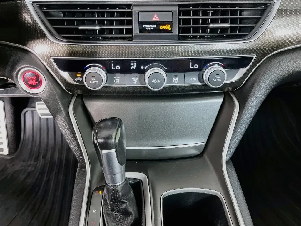 Honda Accord photo 19