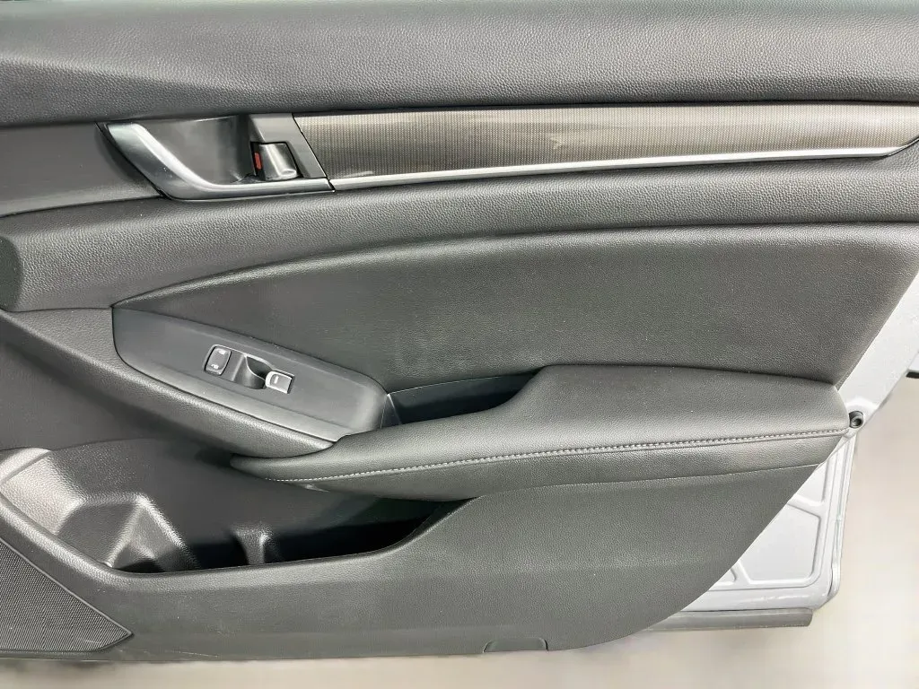 Honda Accord photo 33