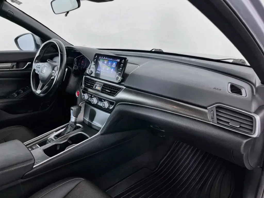 Honda Accord photo 32