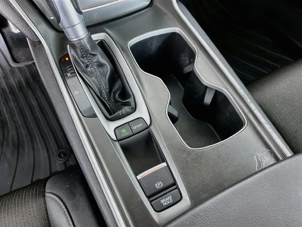 Honda Accord photo 20