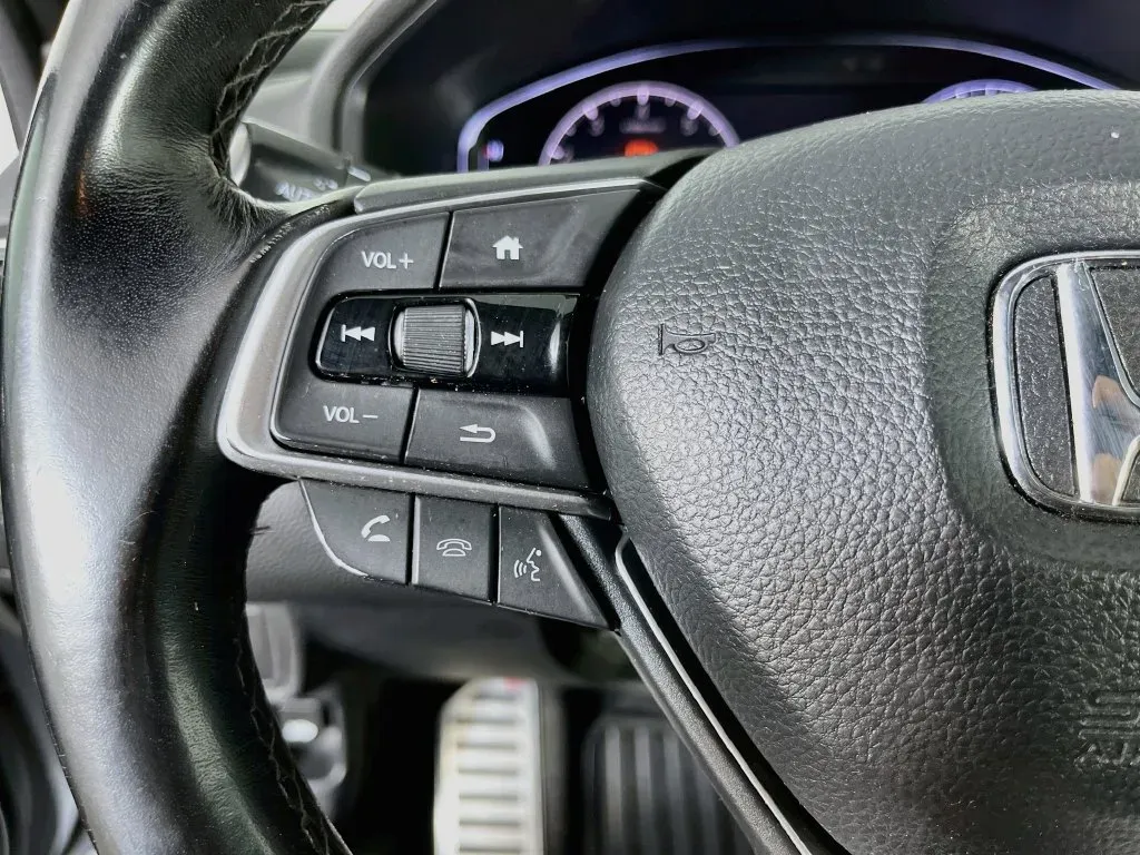 Honda Accord photo 13