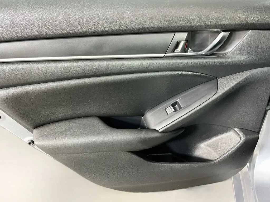 Honda Accord photo 27