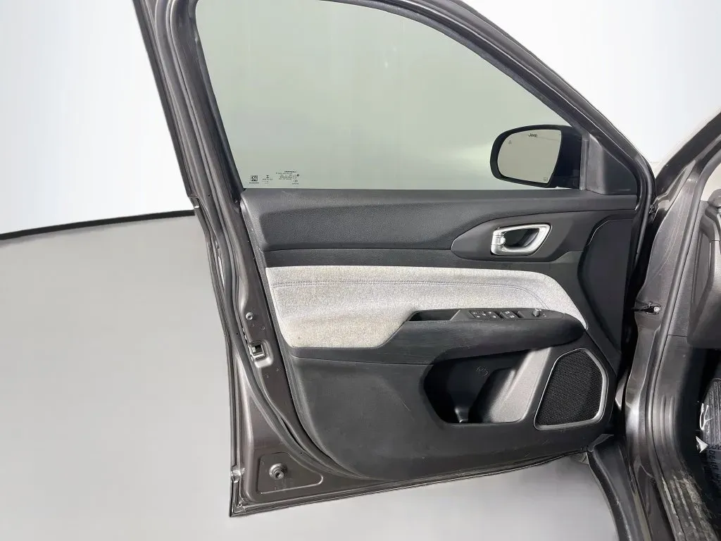 Jeep Compass photo 25