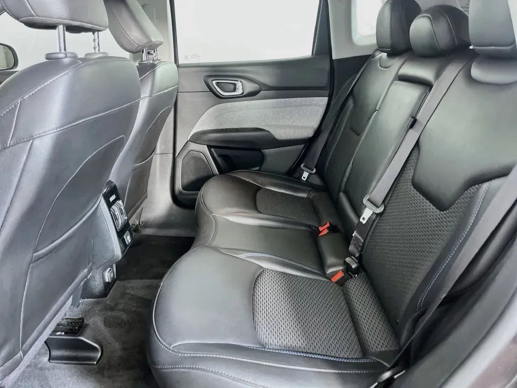 Jeep Compass photo 29