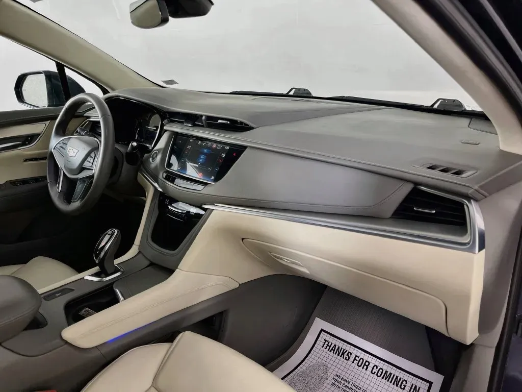 Cadillac XT5 photo 34