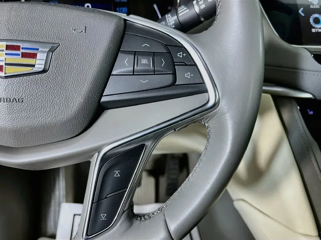 Cadillac XT5 photo 13