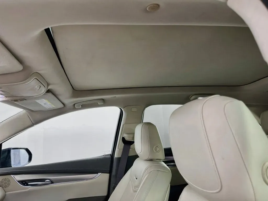Cadillac XT5 photo 22