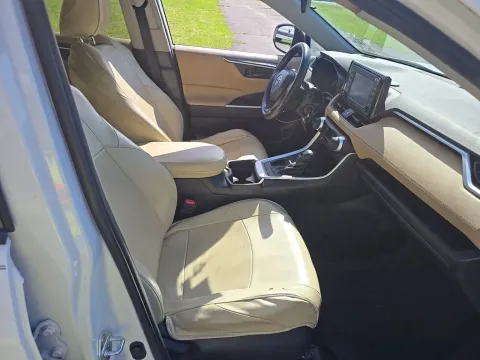 More photos of 2019 Toyota RAV4 LE at Clement Supercenter, MO