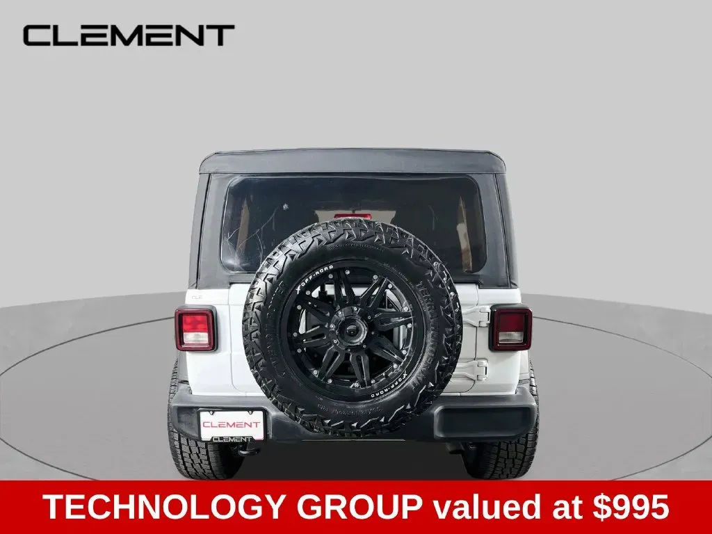 Jeep Wrangler photo 7