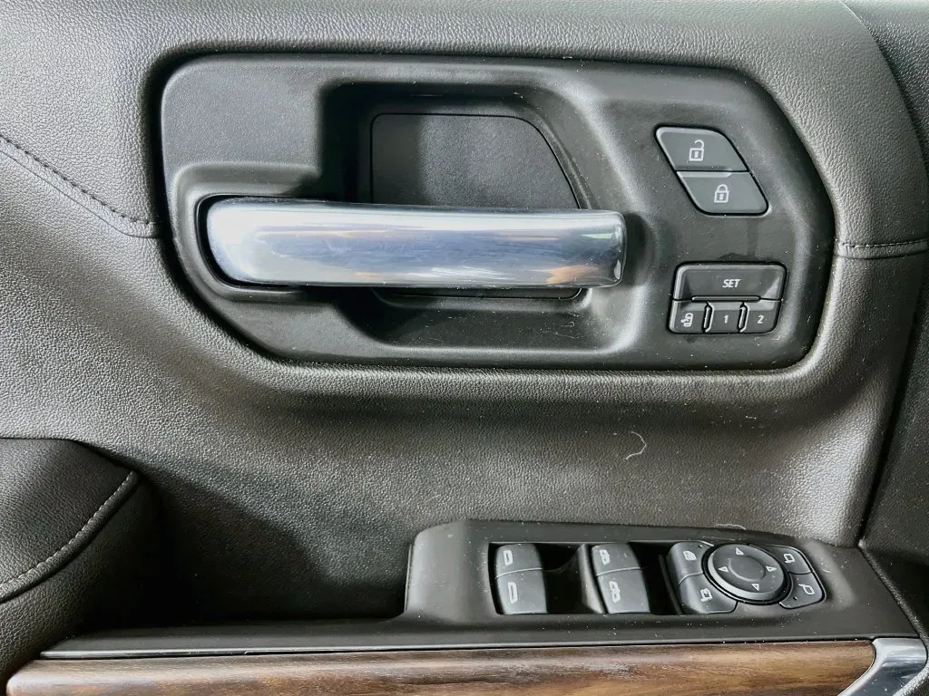 GMC Sierra photo 23
