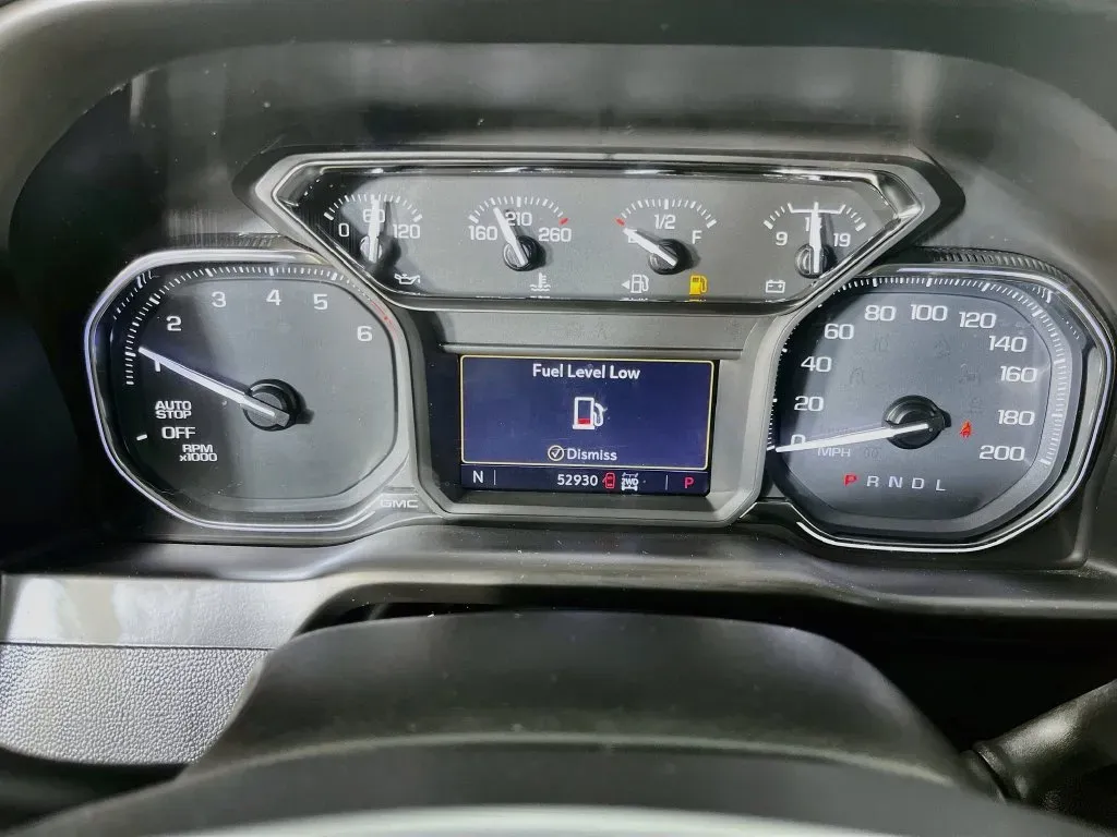 GMC Sierra photo 16