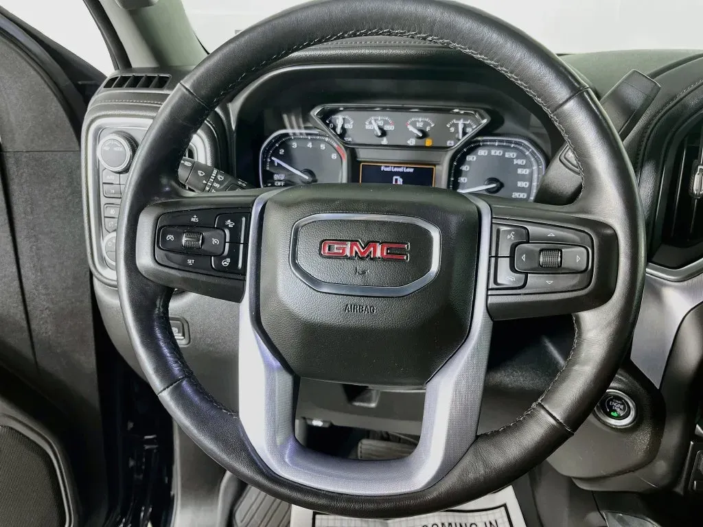 GMC Sierra photo 13