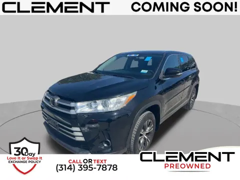 Black 2019 Toyota Highlander LE for sale in St. Charles, MO