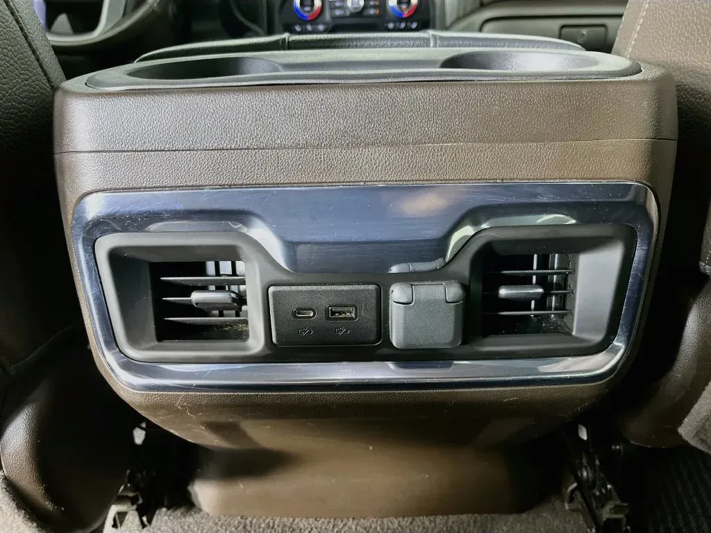 GMC Sierra photo 32