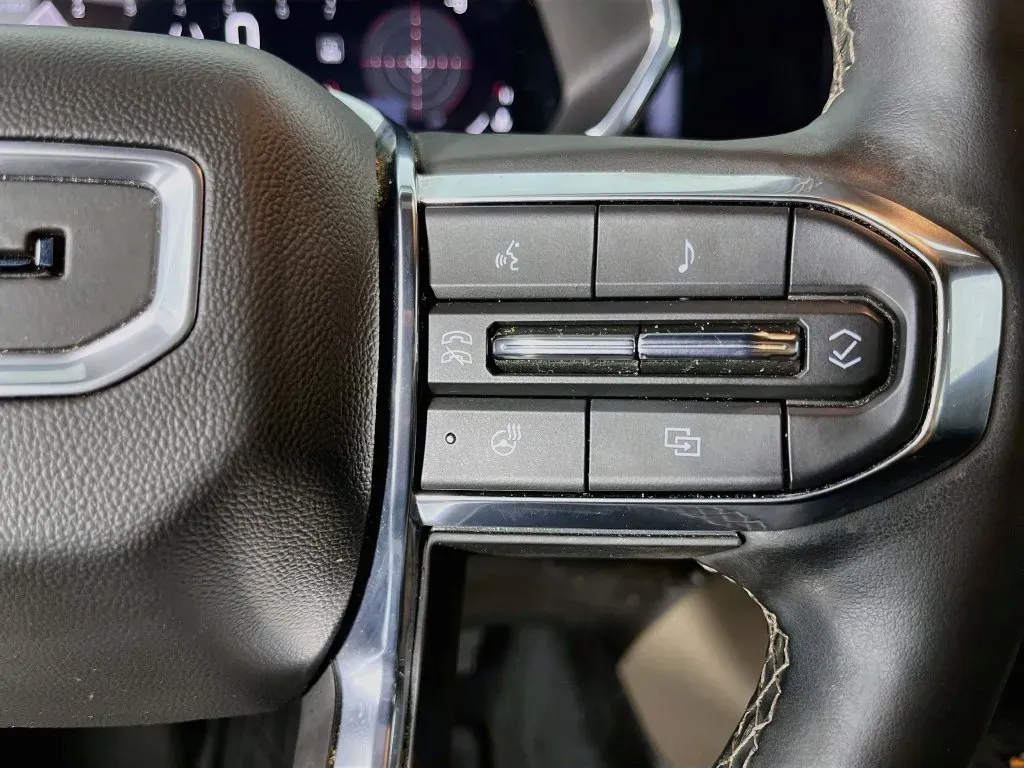GMC Canyon photo 14