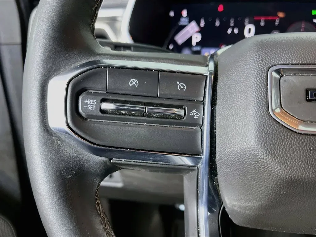 GMC Canyon photo 13