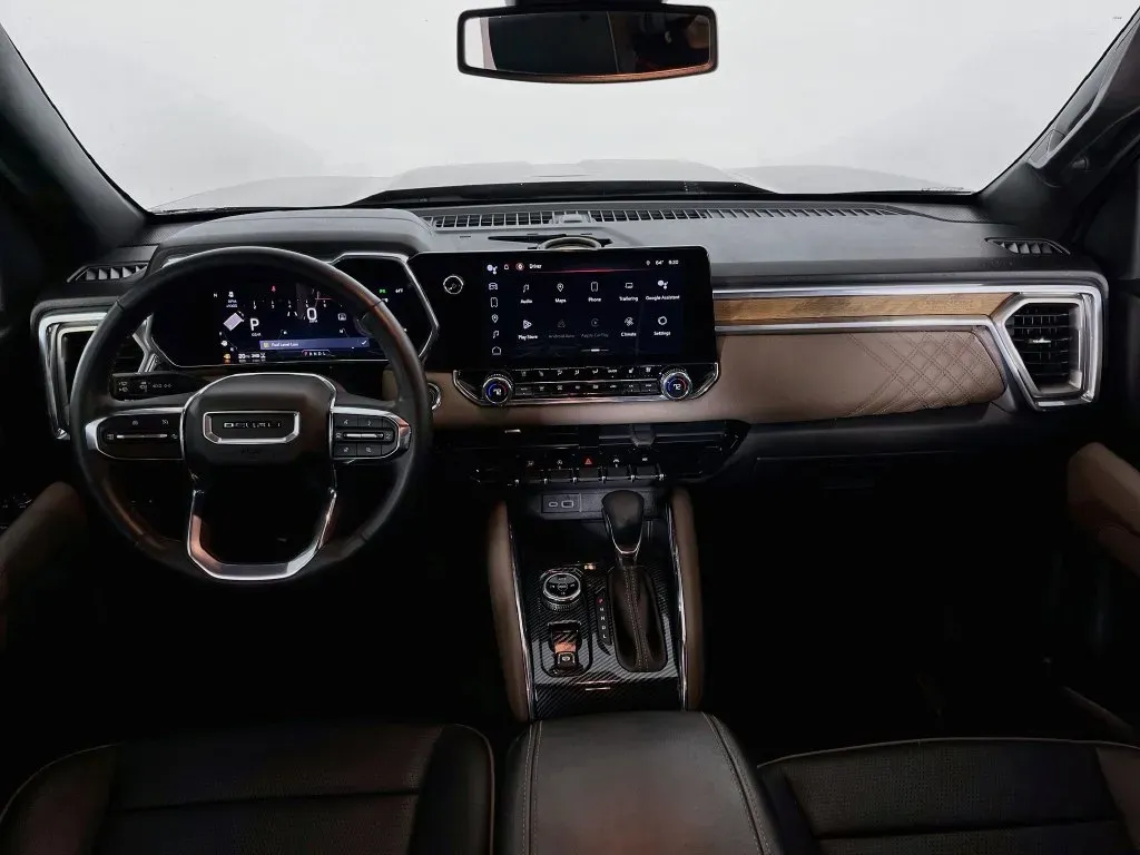 GMC Canyon photo 10