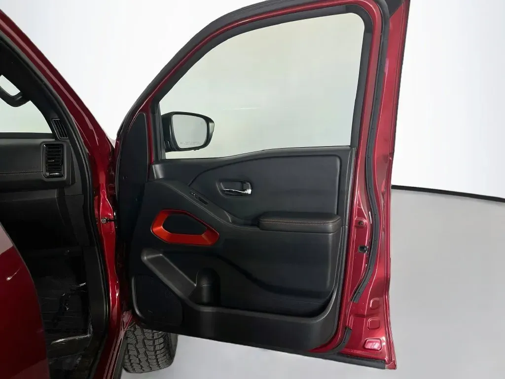 Nissan Frontier photo 35