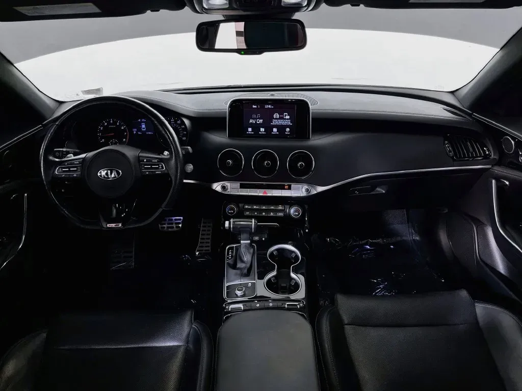 Kia Stinger photo 10
