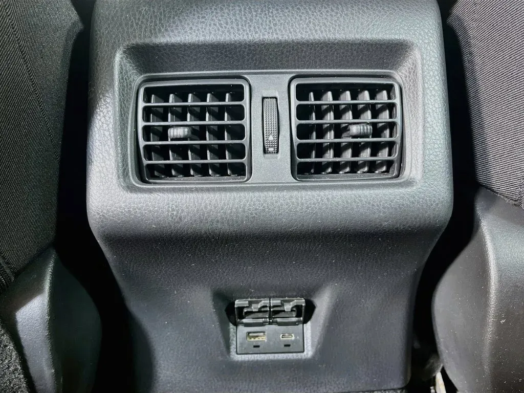 Toyota Camry photo 29
