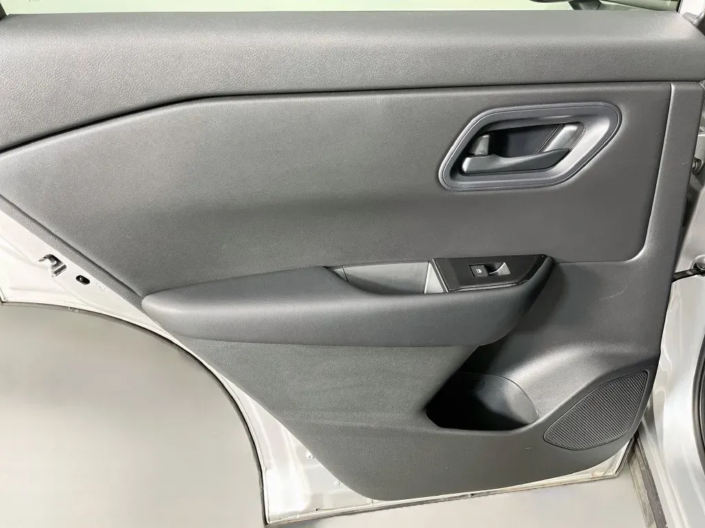 Nissan Rogue photo 28