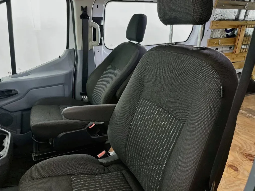 Ford Transit-250 photo 25