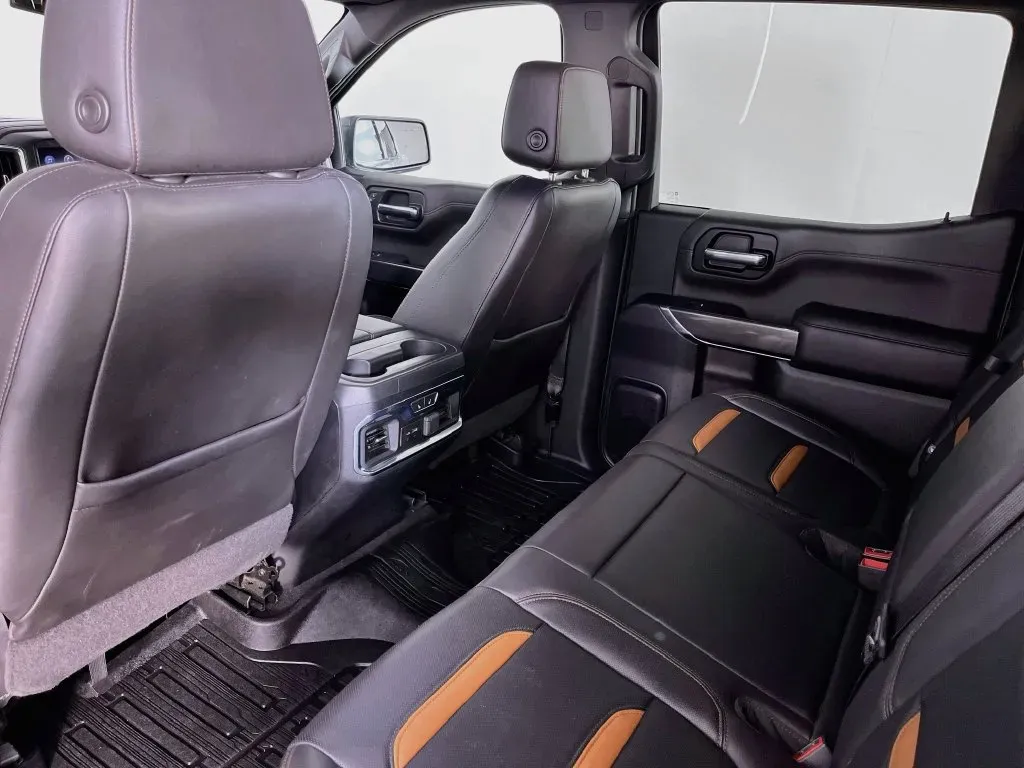 GMC Sierra photo 32