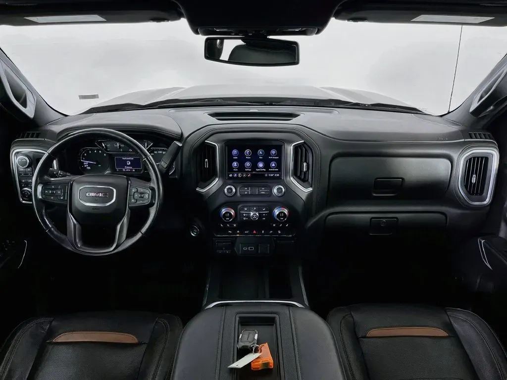 GMC Sierra photo 10