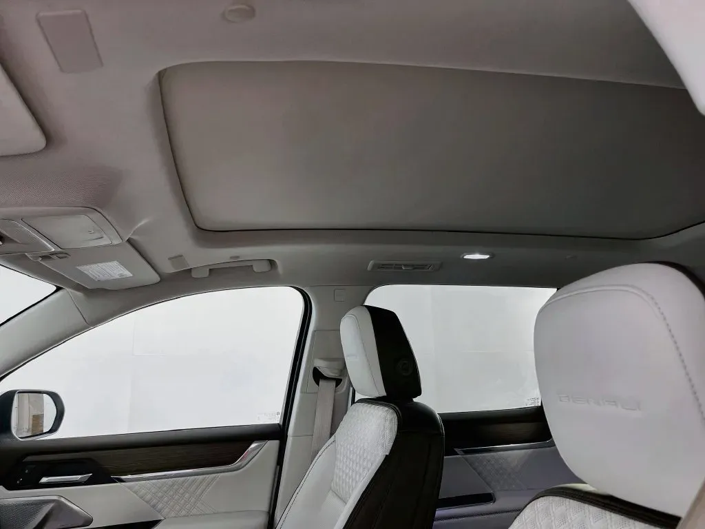 GMC Acadia photo 23