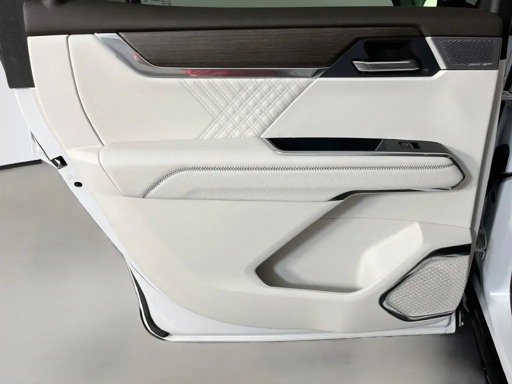 GMC Acadia photo 30