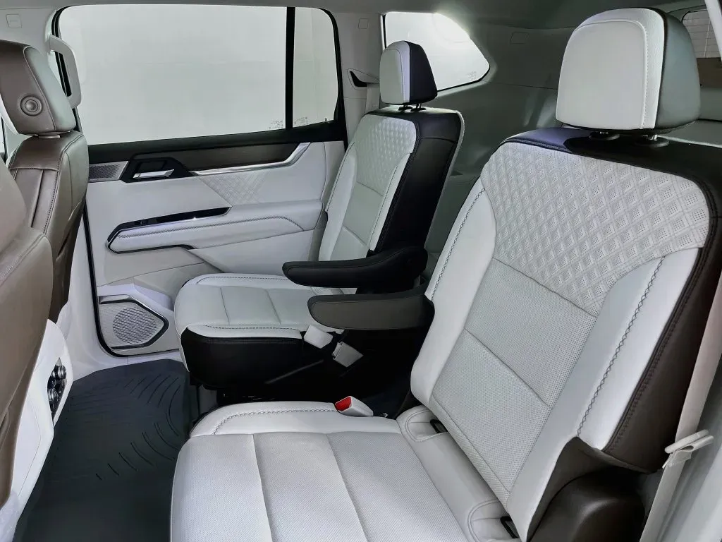 GMC Acadia photo 32