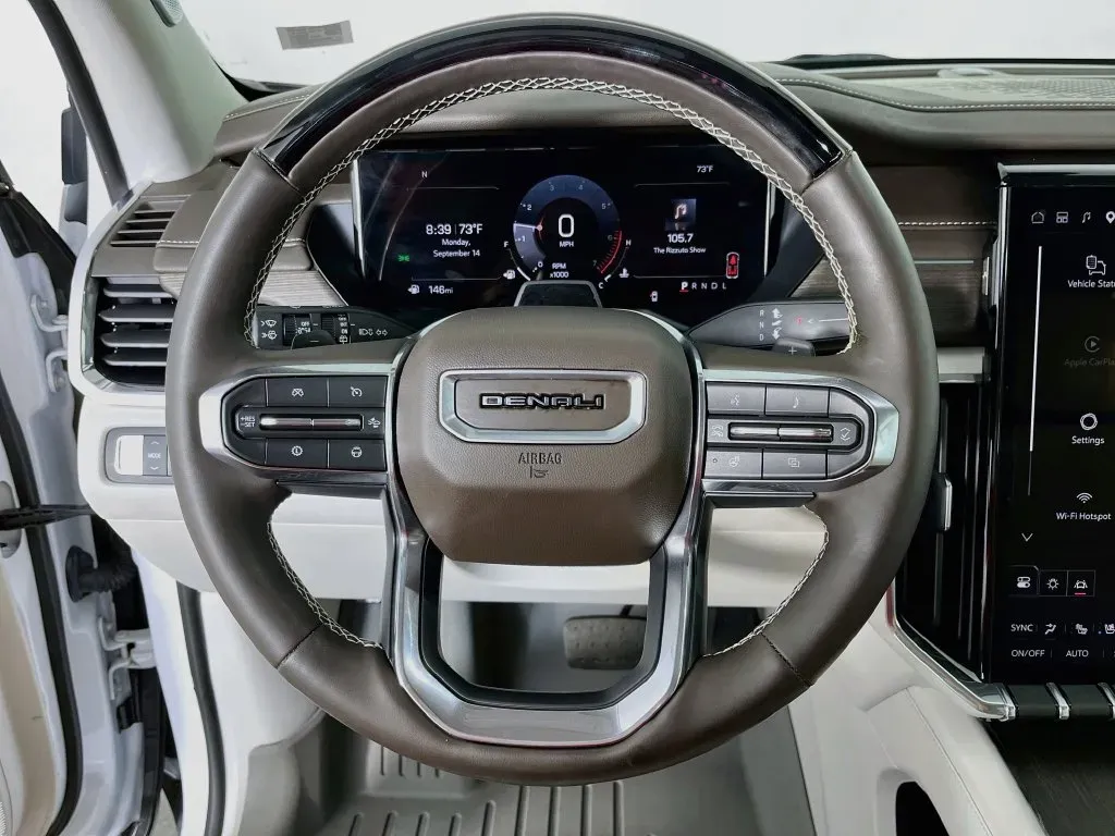 GMC Acadia photo 13