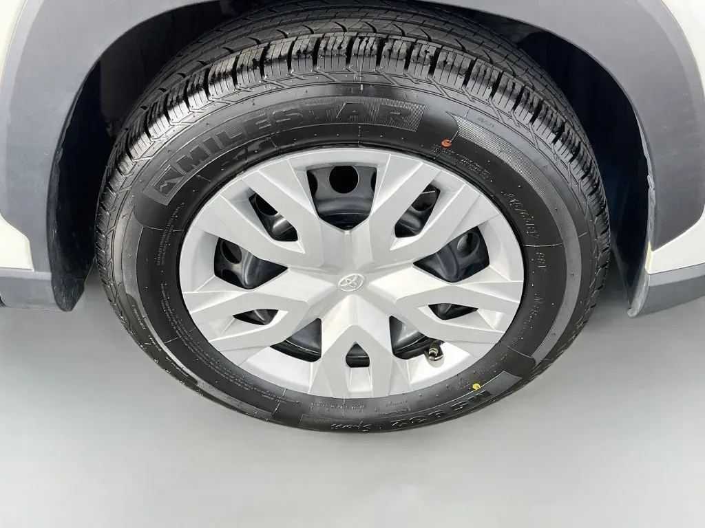 Toyota Corolla Cross photo 33