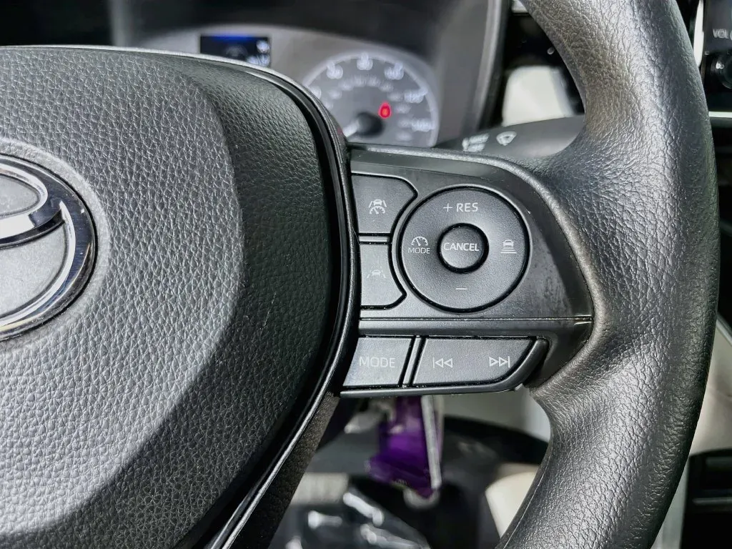 Toyota Corolla Cross photo 15