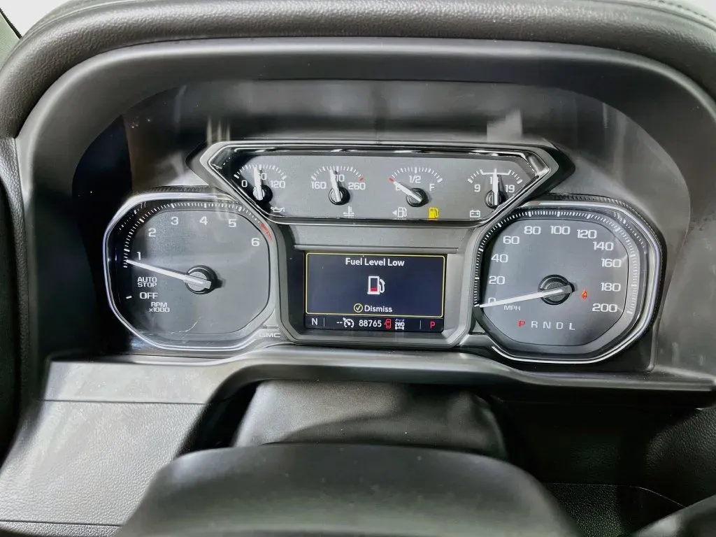 GMC Sierra photo 16