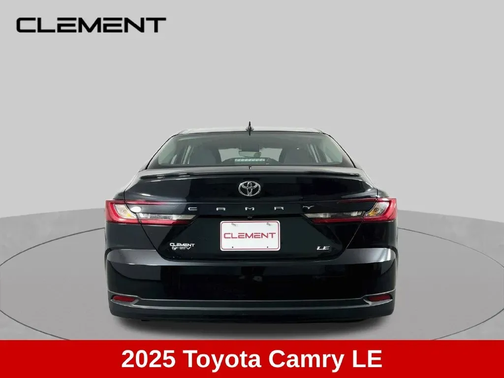 Toyota Camry photo 7