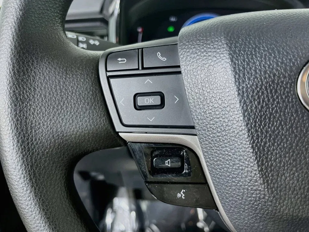 Toyota Camry photo 14
