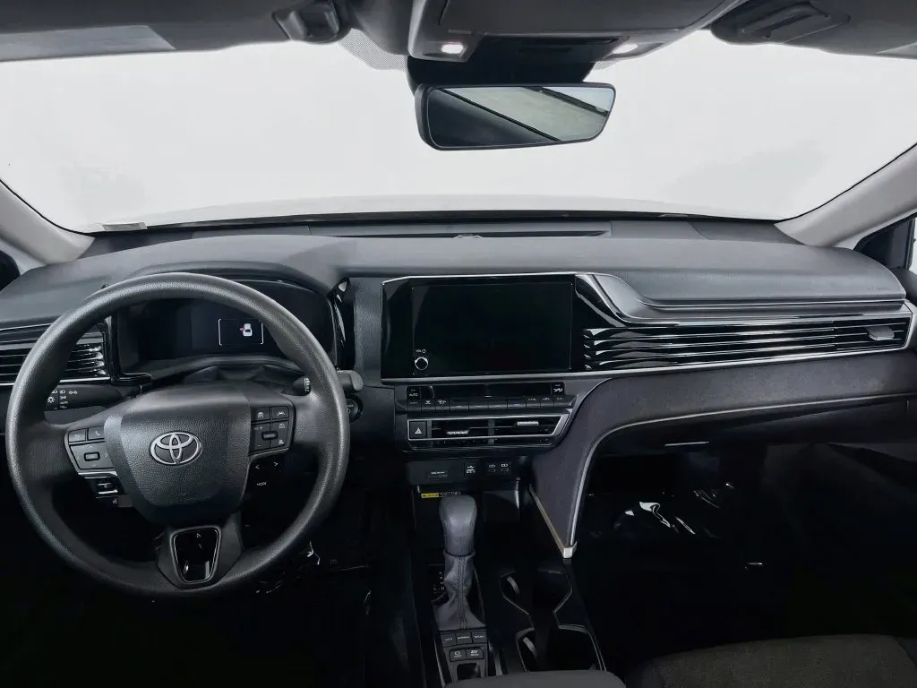 Toyota Camry photo 10