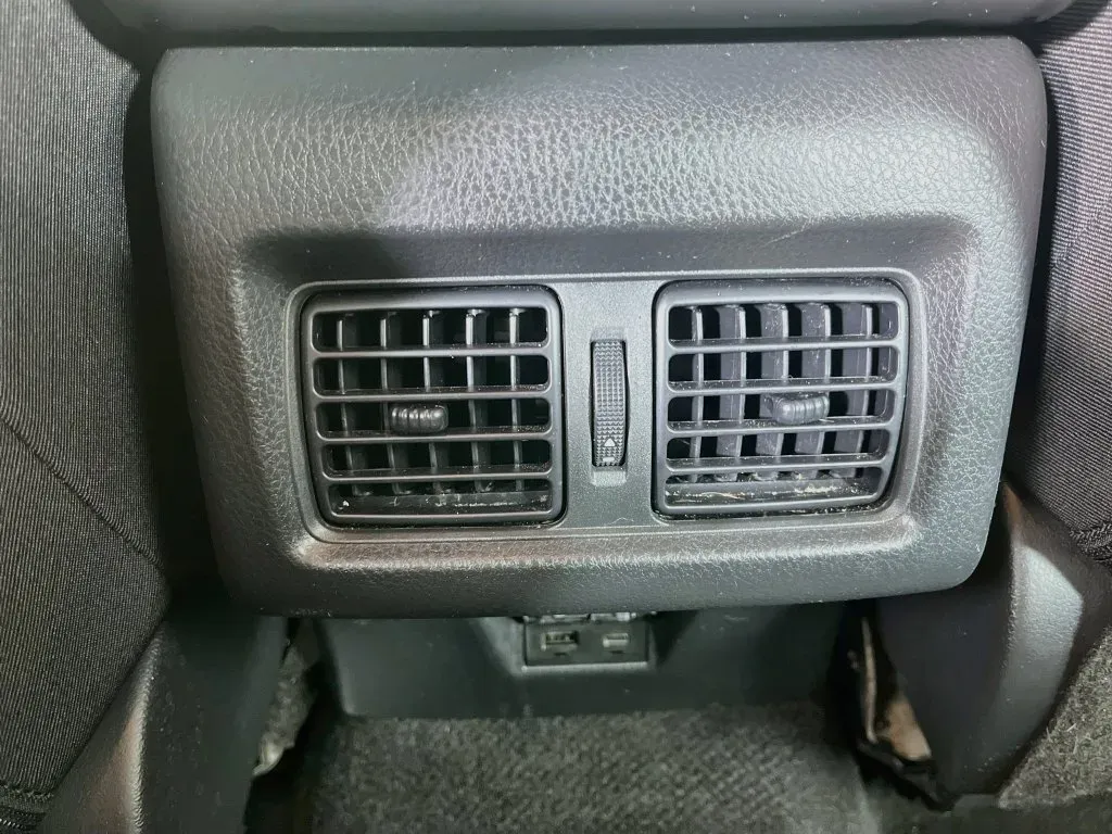 Toyota Camry photo 31